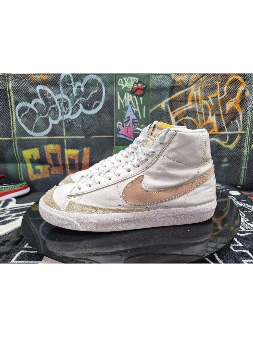 Nike Blazer Mid 77 ‘Light Bone’ Men’s US Shoe Size 9.5 BQ6806-106